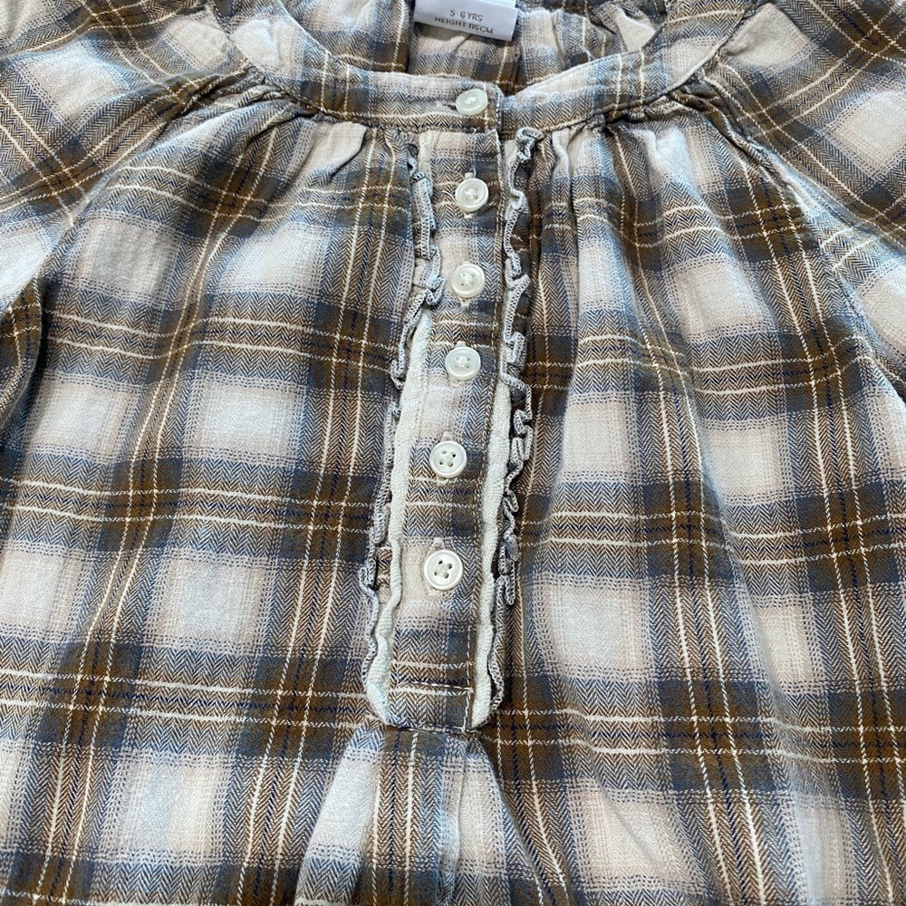 Next Outfit - Picture 3 of 11